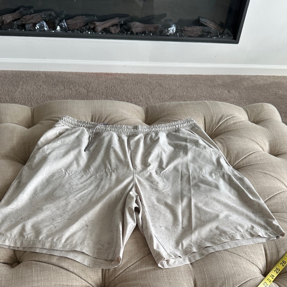 lululemon athletica Men's Athletic Shorts in Light Beige/Cream